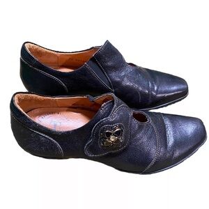 Think Black Leather kitten Heels Sz Women’s 37,7